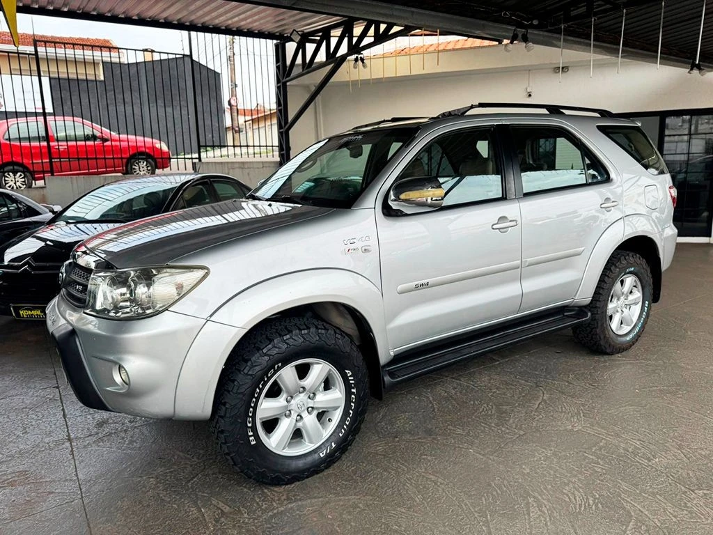 TOYOTA HILUX SW4