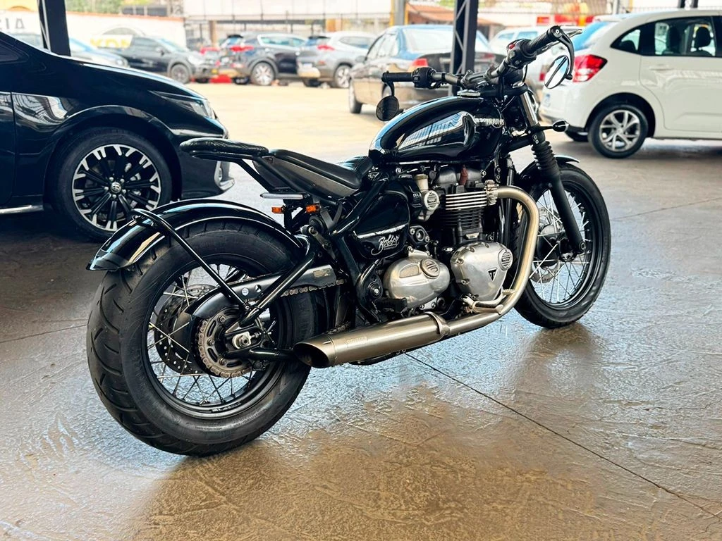 TRIUMPH BONNEVILLE BOBBER 1200