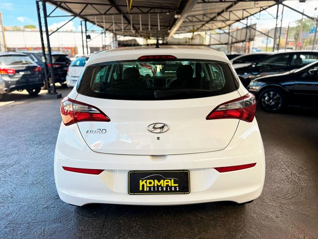 HYUNDAI HB20