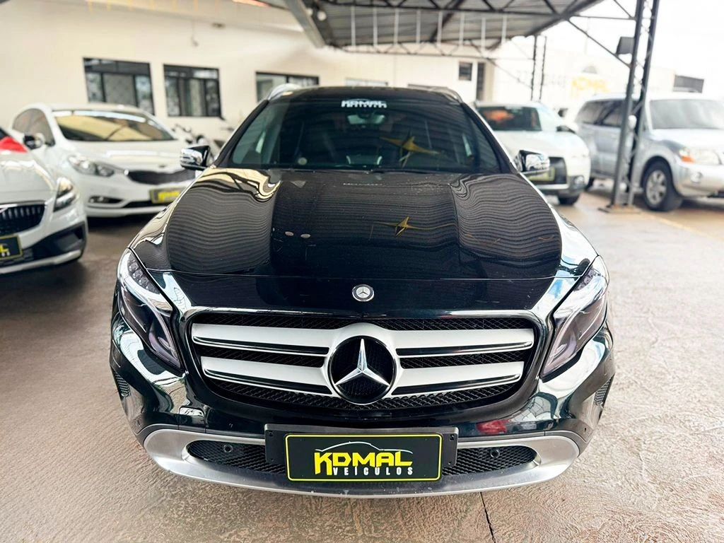 MERCEDES-BENZ GLA 200