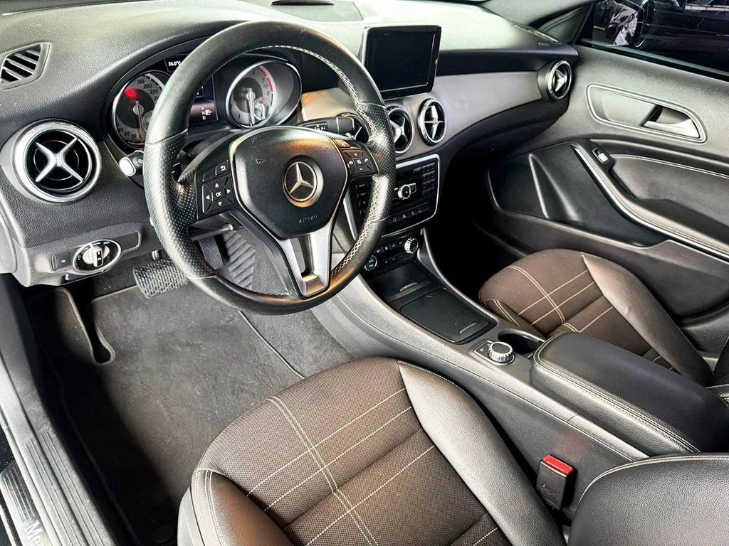 MERCEDES-BENZ GLA 200