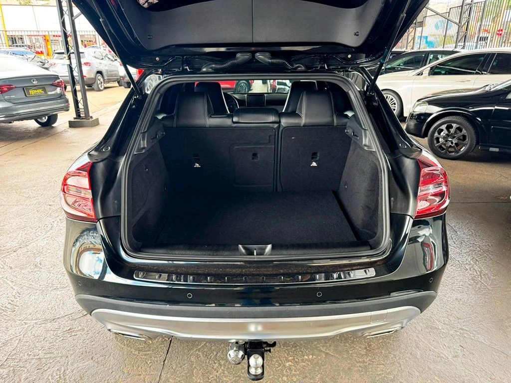 MERCEDES-BENZ GLA 200