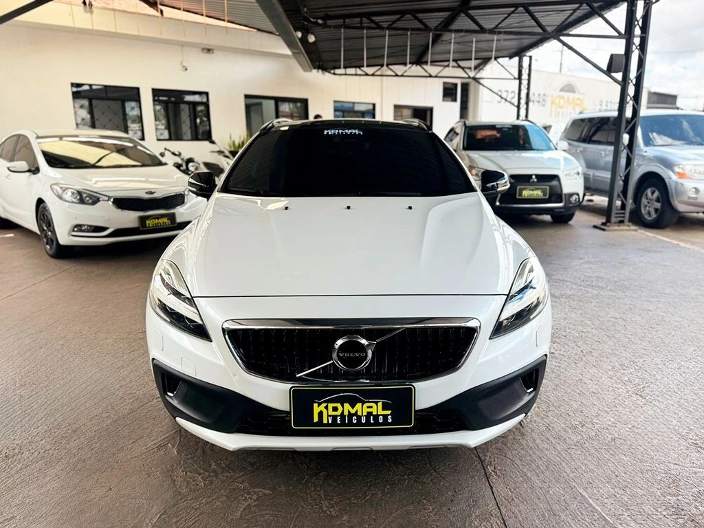 VOLVO V40