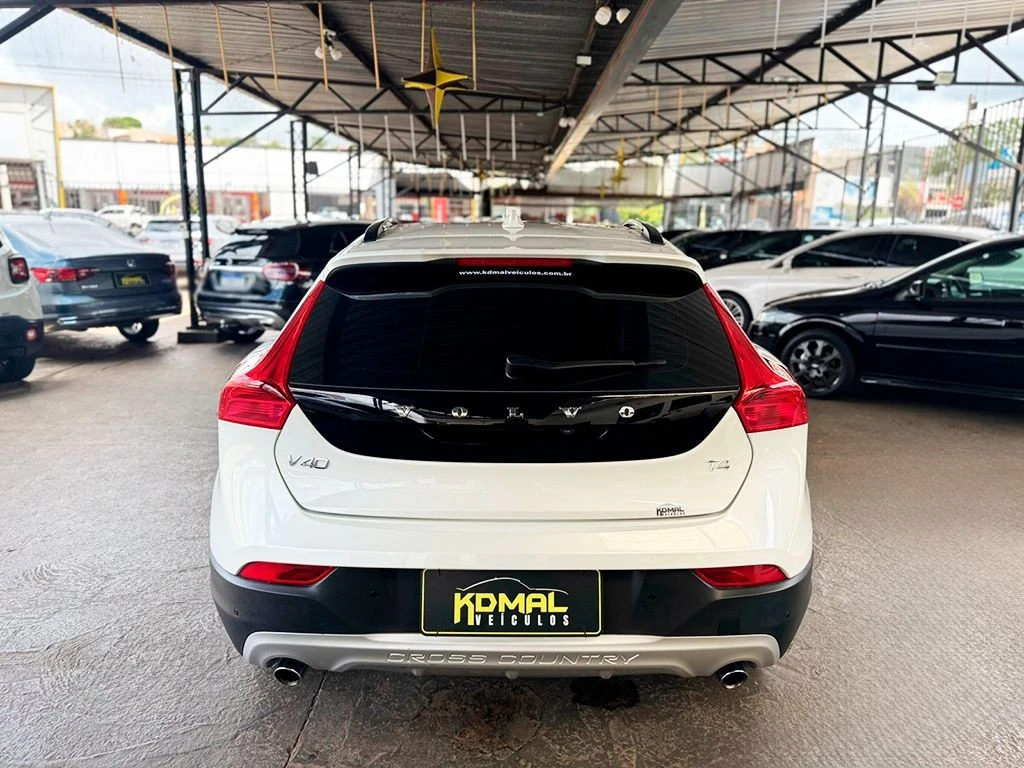 VOLVO V40
