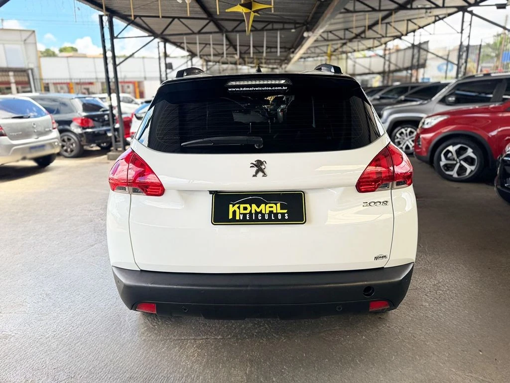 PEUGEOT 2008