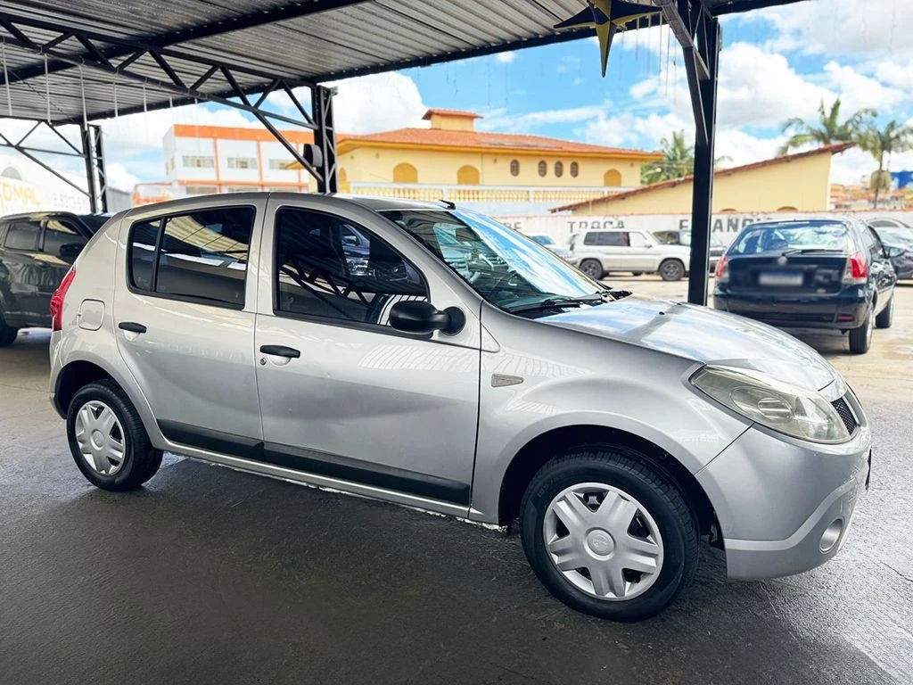 RENAULT SANDERO