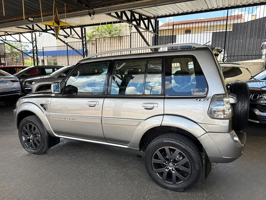 MITSUBISHI PAJERO TR4