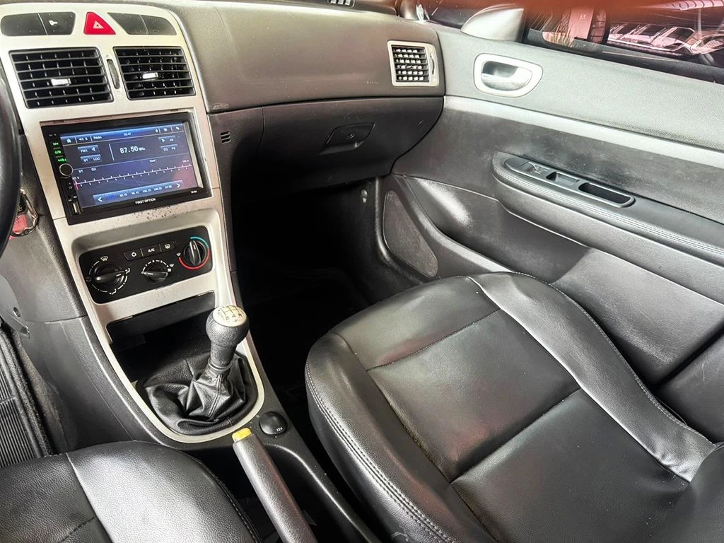 PEUGEOT 307