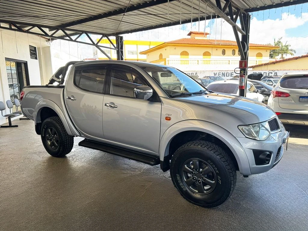 MITSUBISHI L200 TRITON