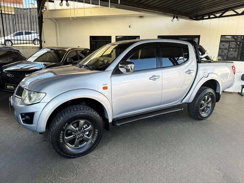 MITSUBISHI L200 TRITON