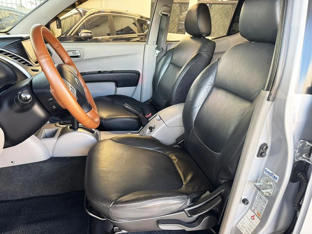 MITSUBISHI L200 TRITON