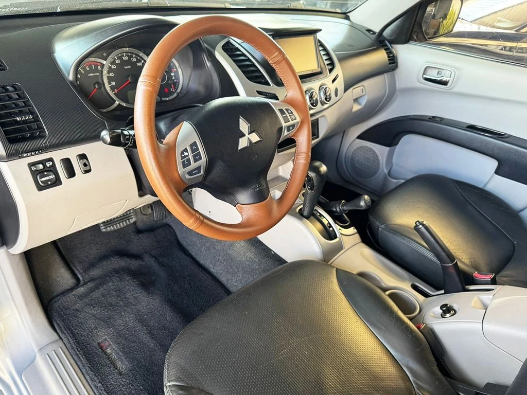 MITSUBISHI L200 TRITON