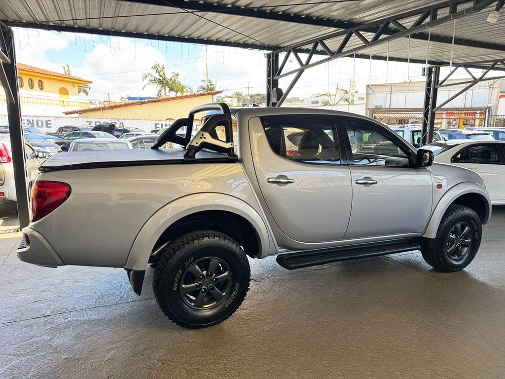MITSUBISHI L200 TRITON