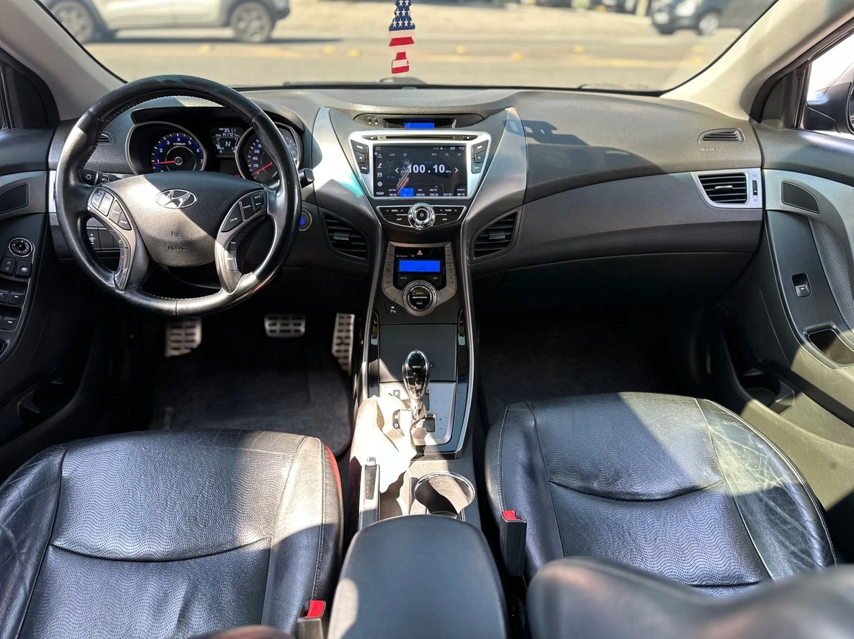 HYUNDAI ELANTRA