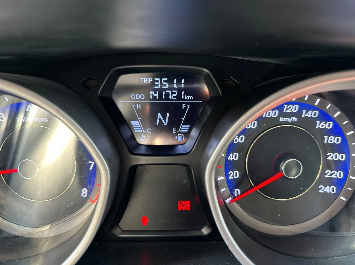 HYUNDAI ELANTRA
