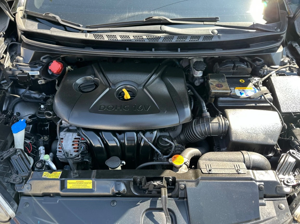 HYUNDAI ELANTRA
