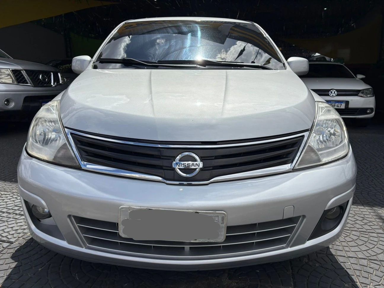 NISSAN TIIDA