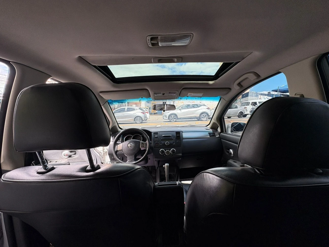NISSAN TIIDA