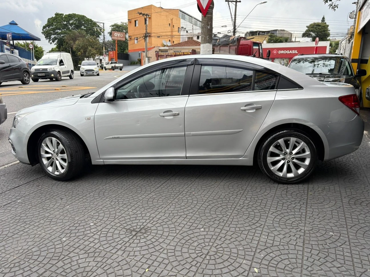 CHEVROLET CRUZE