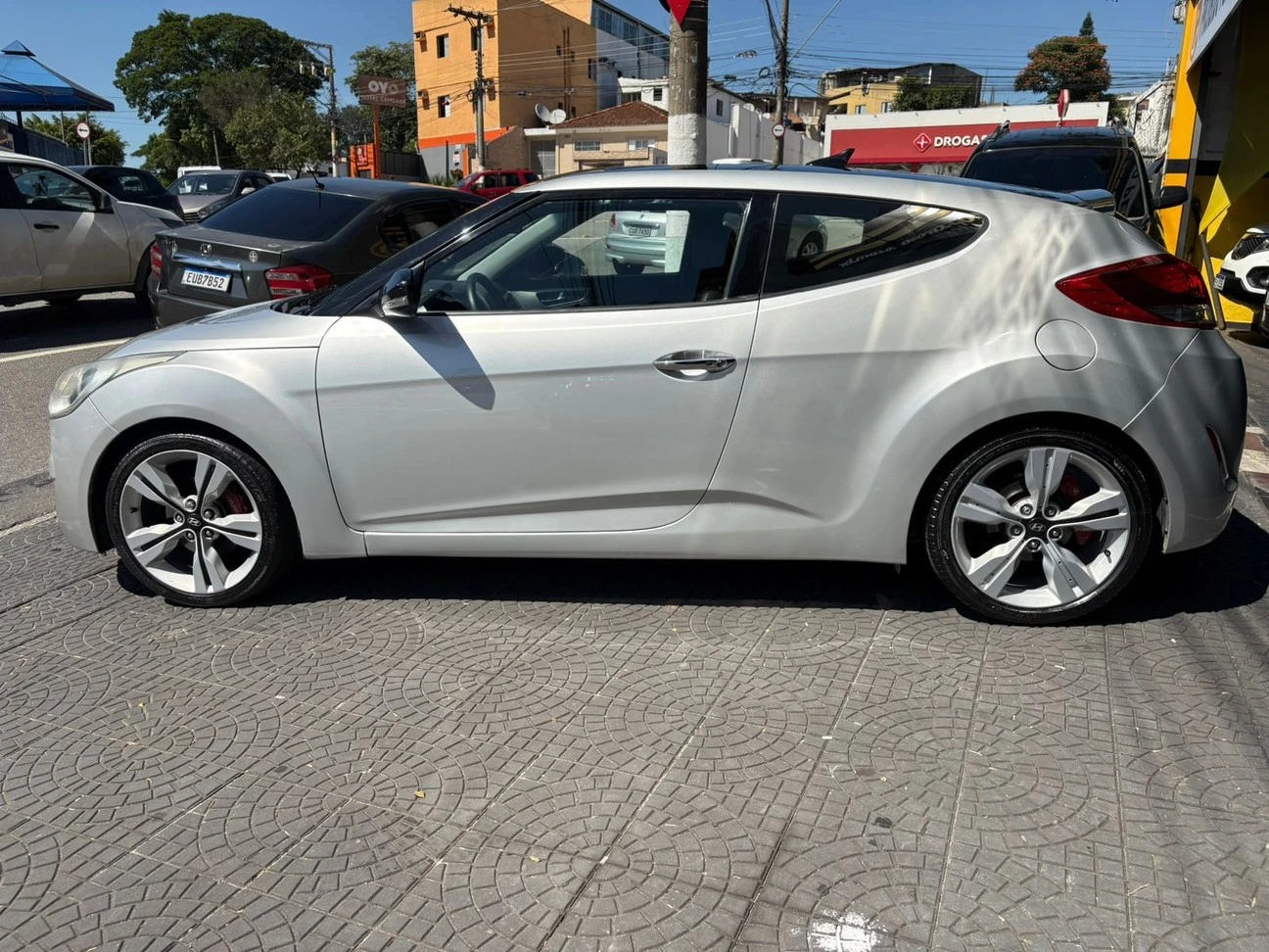 HYUNDAI VELOSTER