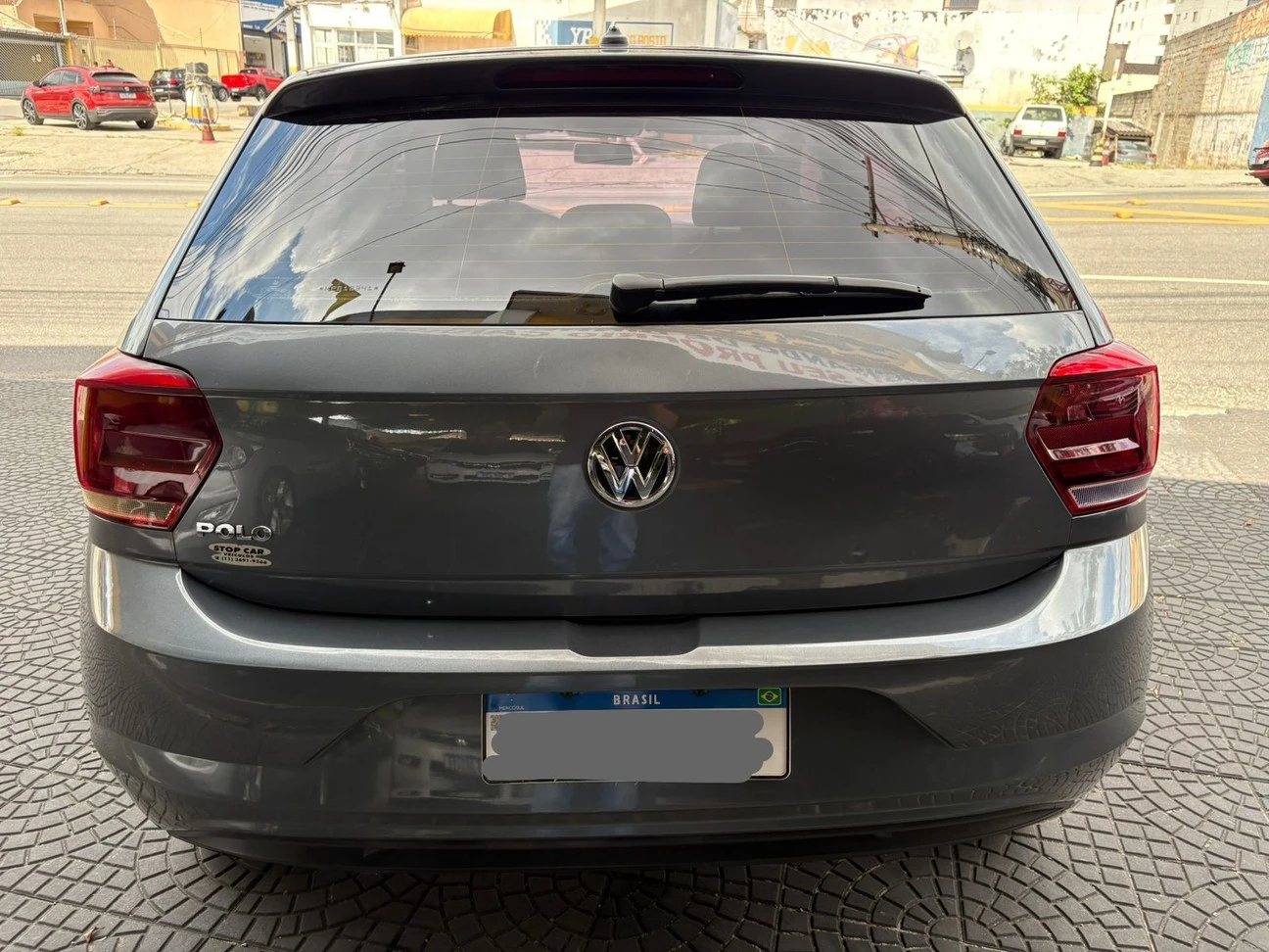 VOLKSWAGEN POLO