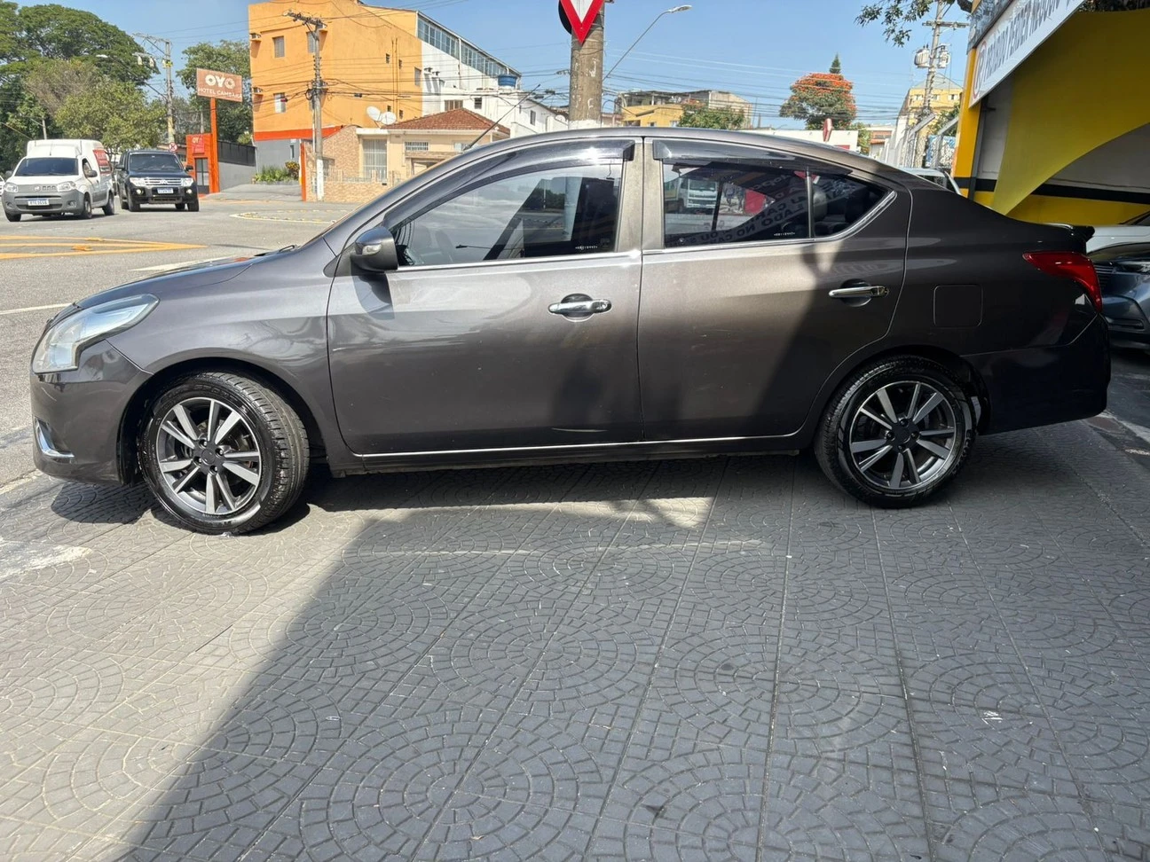 NISSAN VERSA
