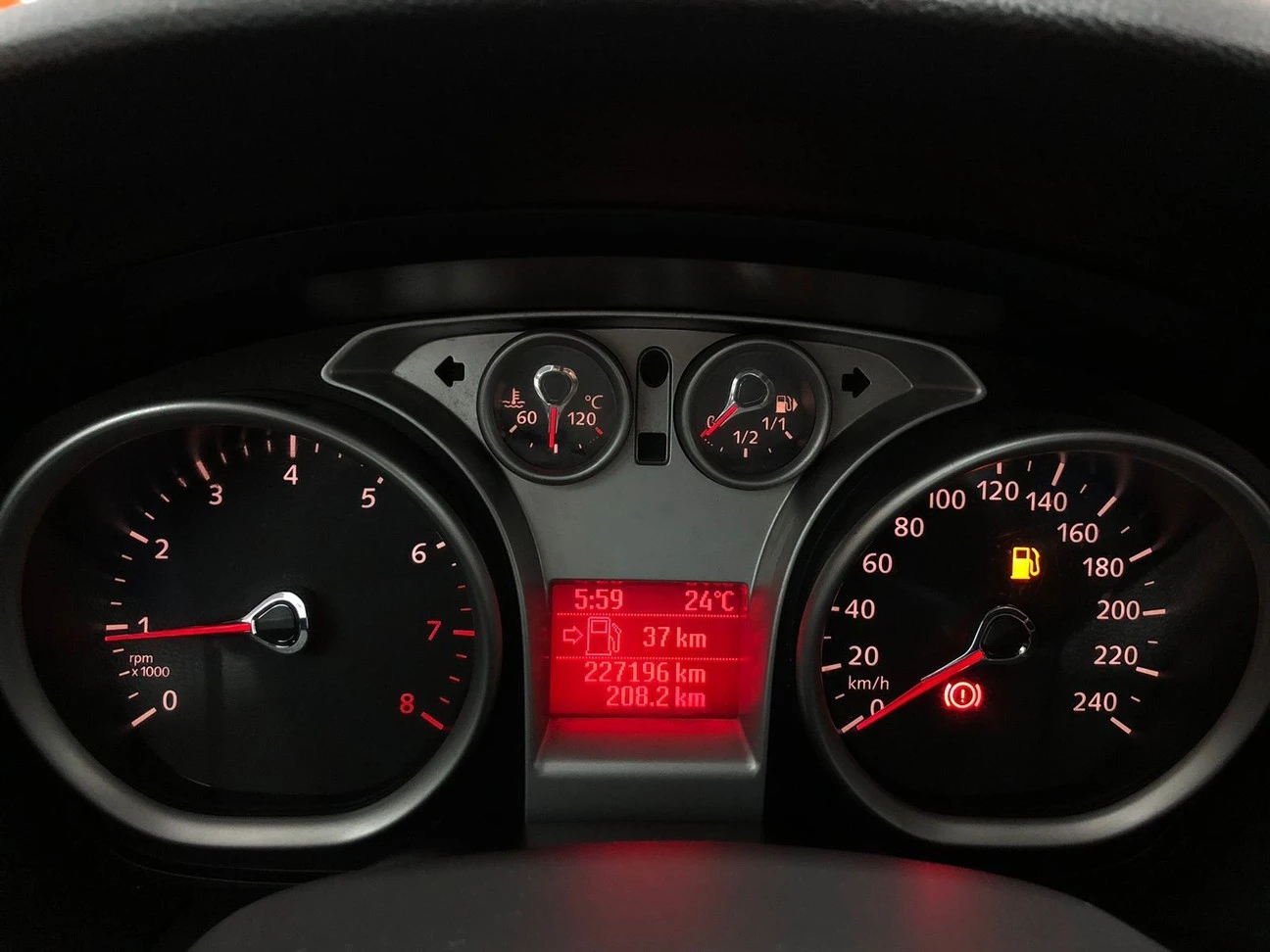 FORD FOCUS