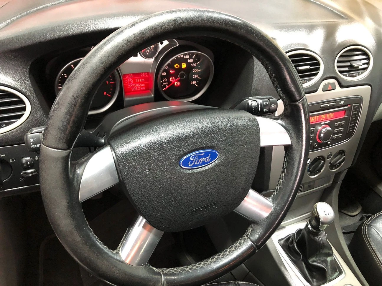 FORD FOCUS