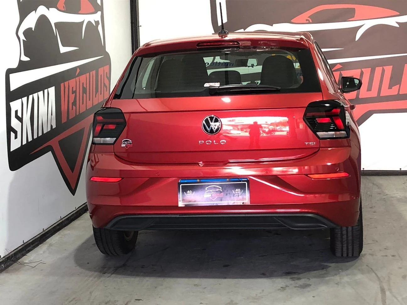 VOLKSWAGEN POLO