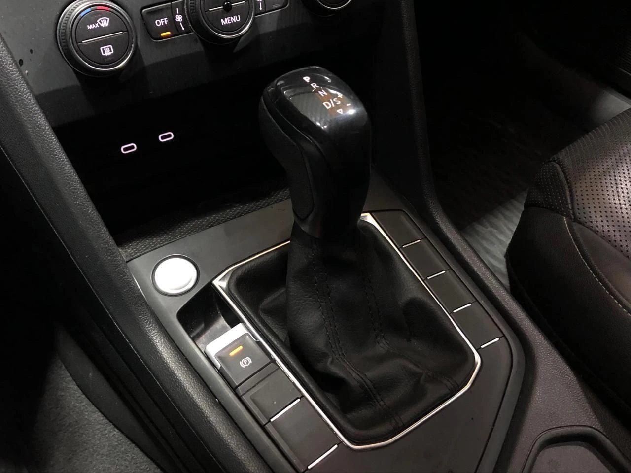 VOLKSWAGEN TAOS