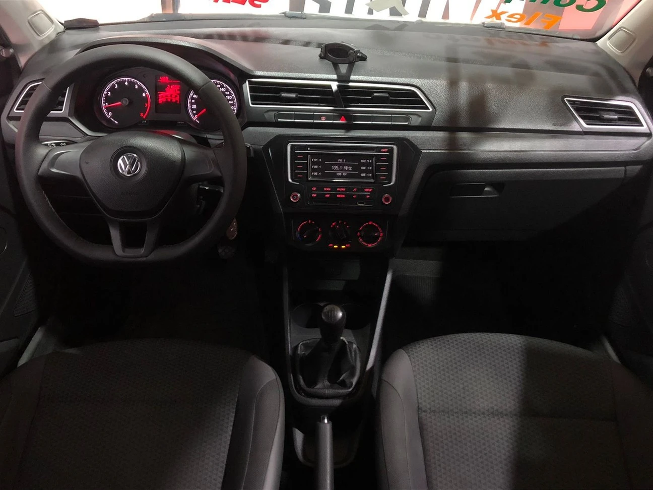 VOLKSWAGEN VOYAGE