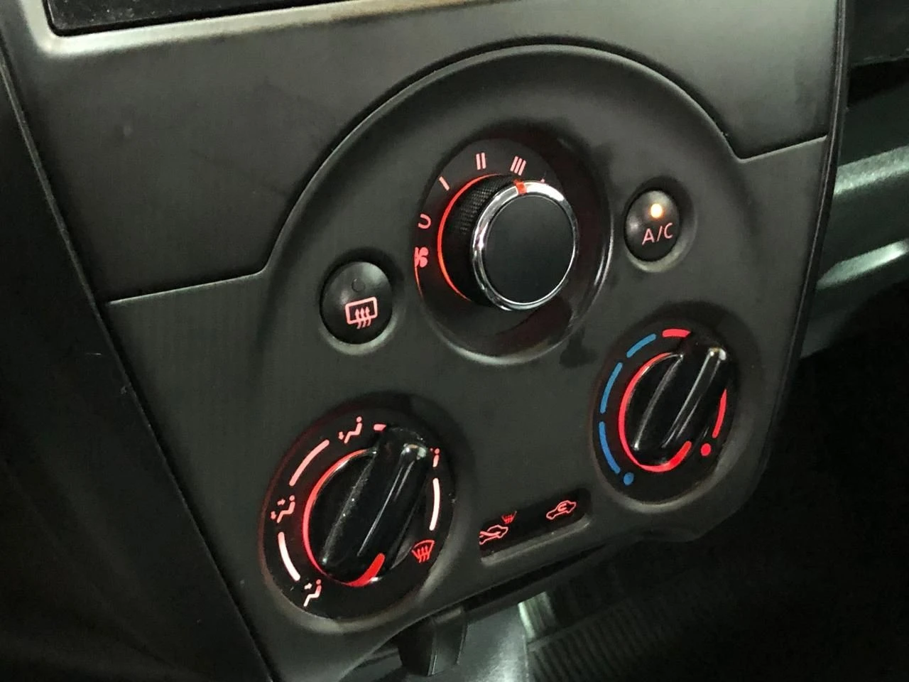 NISSAN VERSA