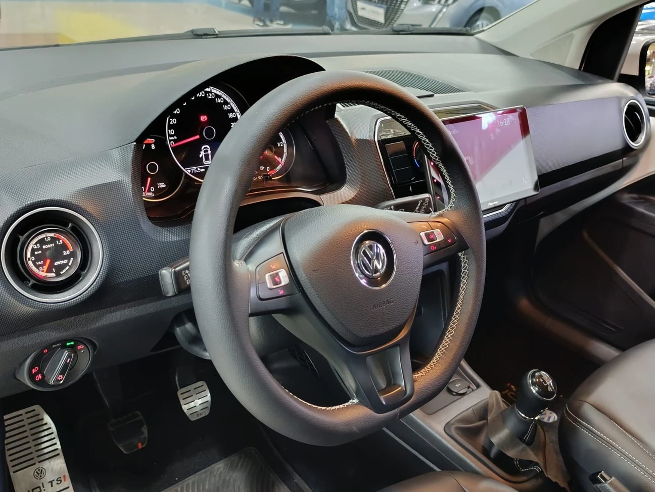 VOLKSWAGEN UP