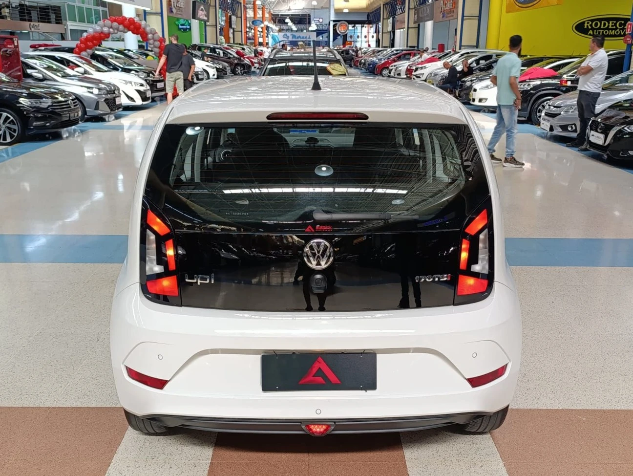 VOLKSWAGEN UP