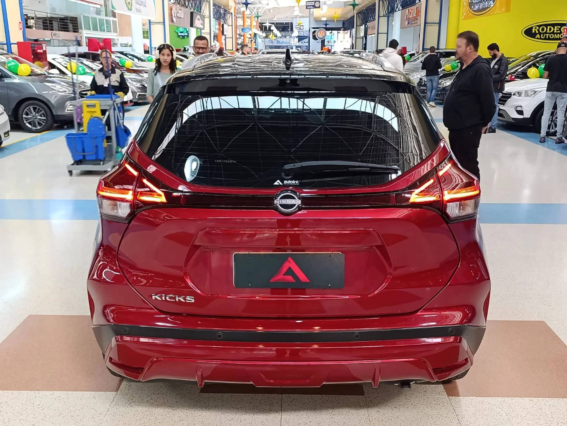 NISSAN KICKS