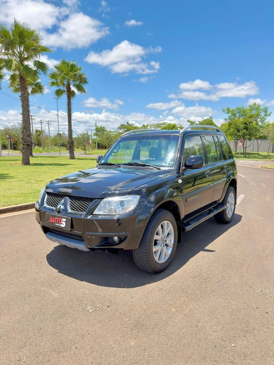 Auto 5 Motors PAJERO