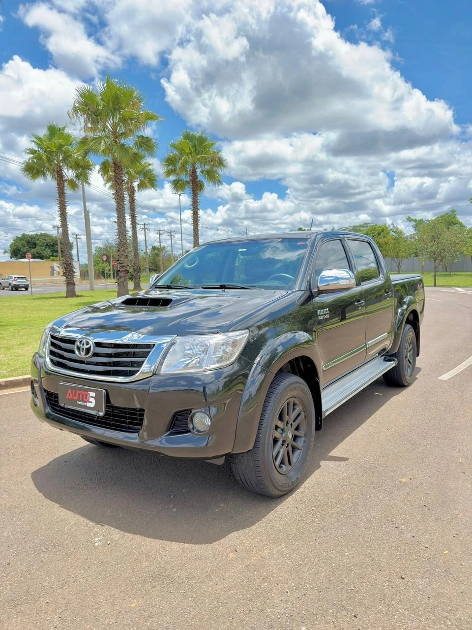 Auto 5 Motors HILUX