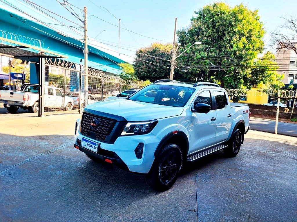 NISSAN FRONTIER