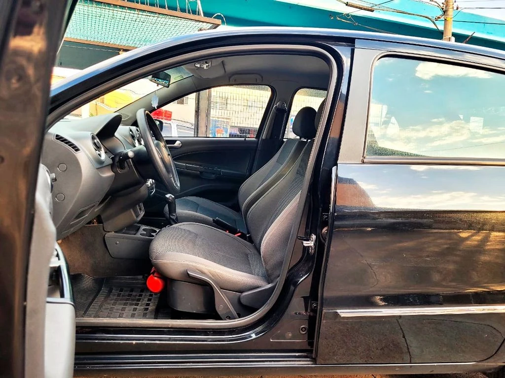 VOLKSWAGEN GOL