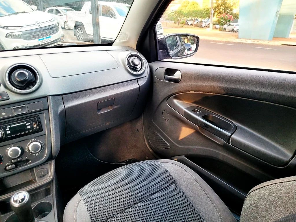 VOLKSWAGEN GOL