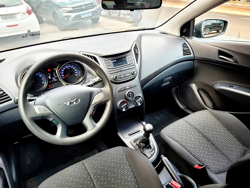 HYUNDAI HB20
