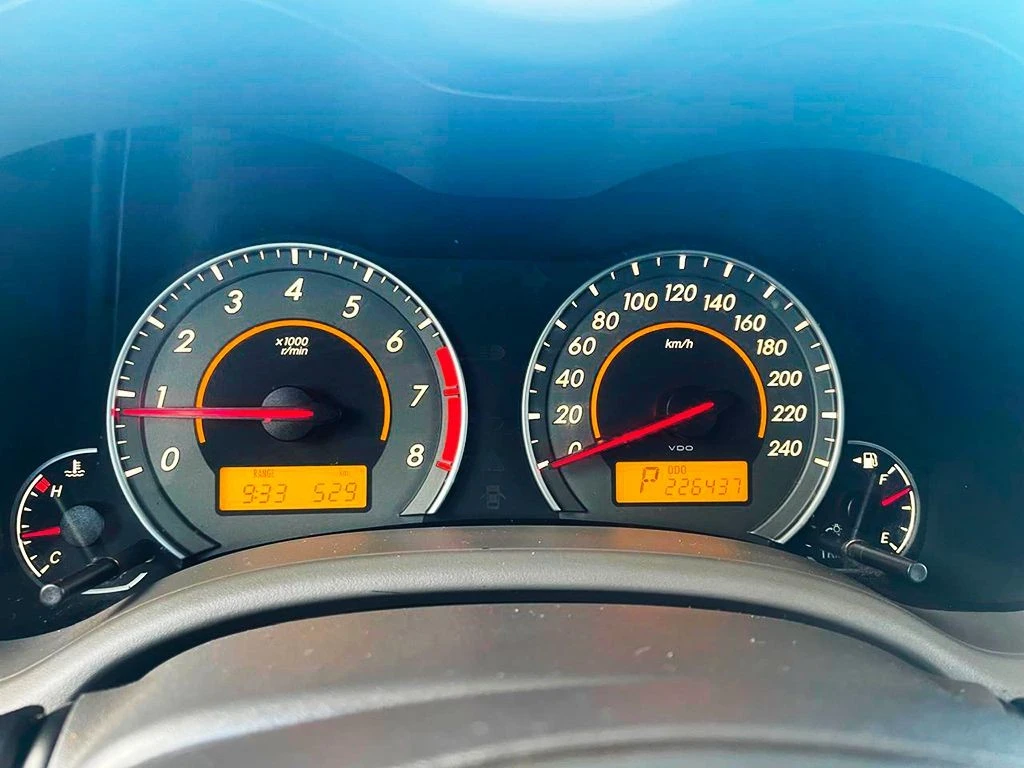 TOYOTA COROLLA