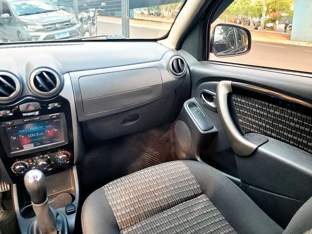 RENAULT SANDERO
