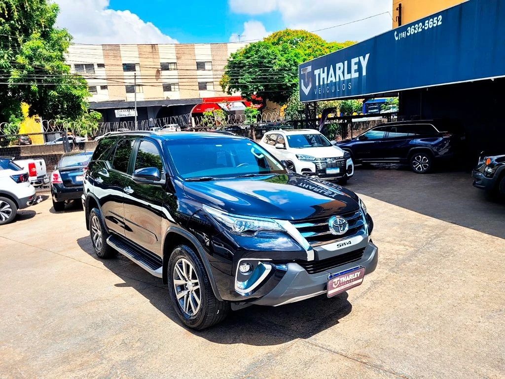 TOYOTA HILUX SW4