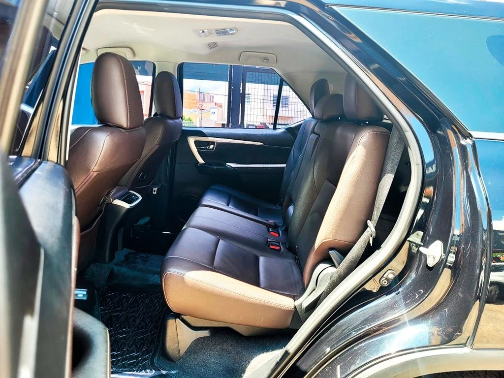 TOYOTA HILUX SW4