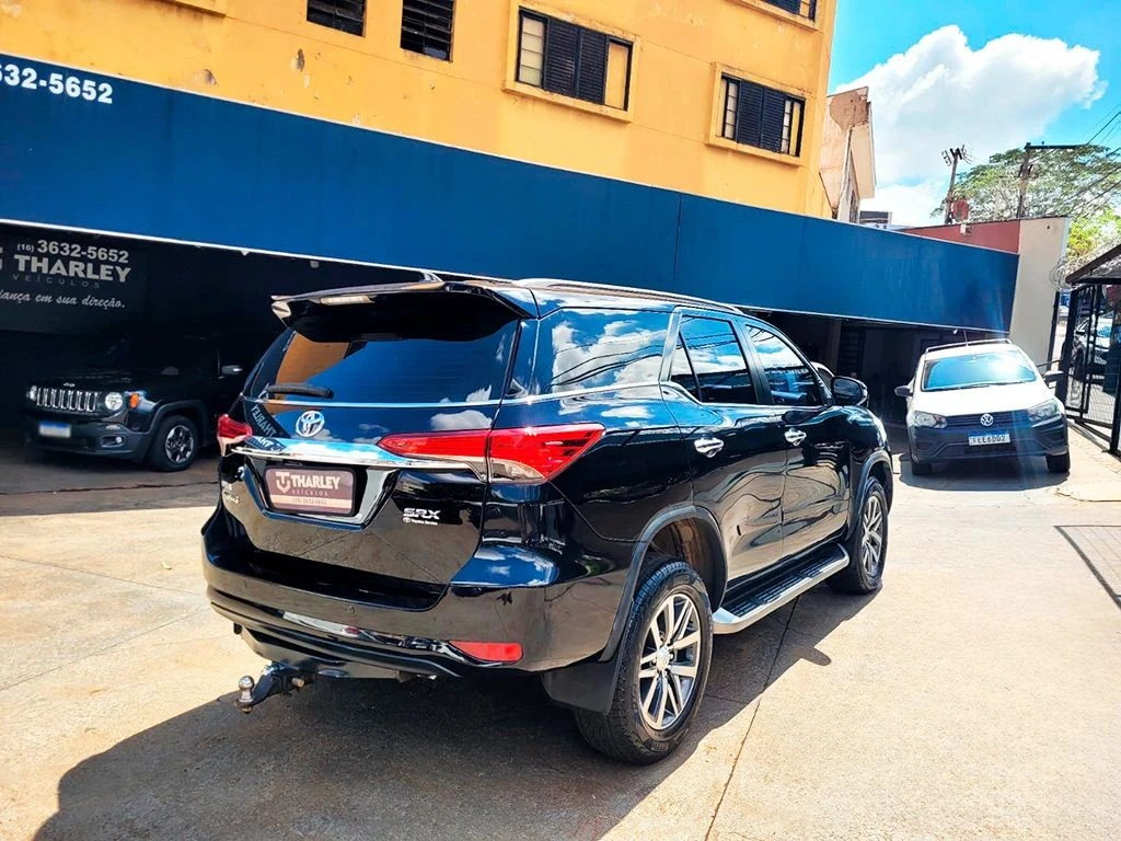 TOYOTA HILUX SW4