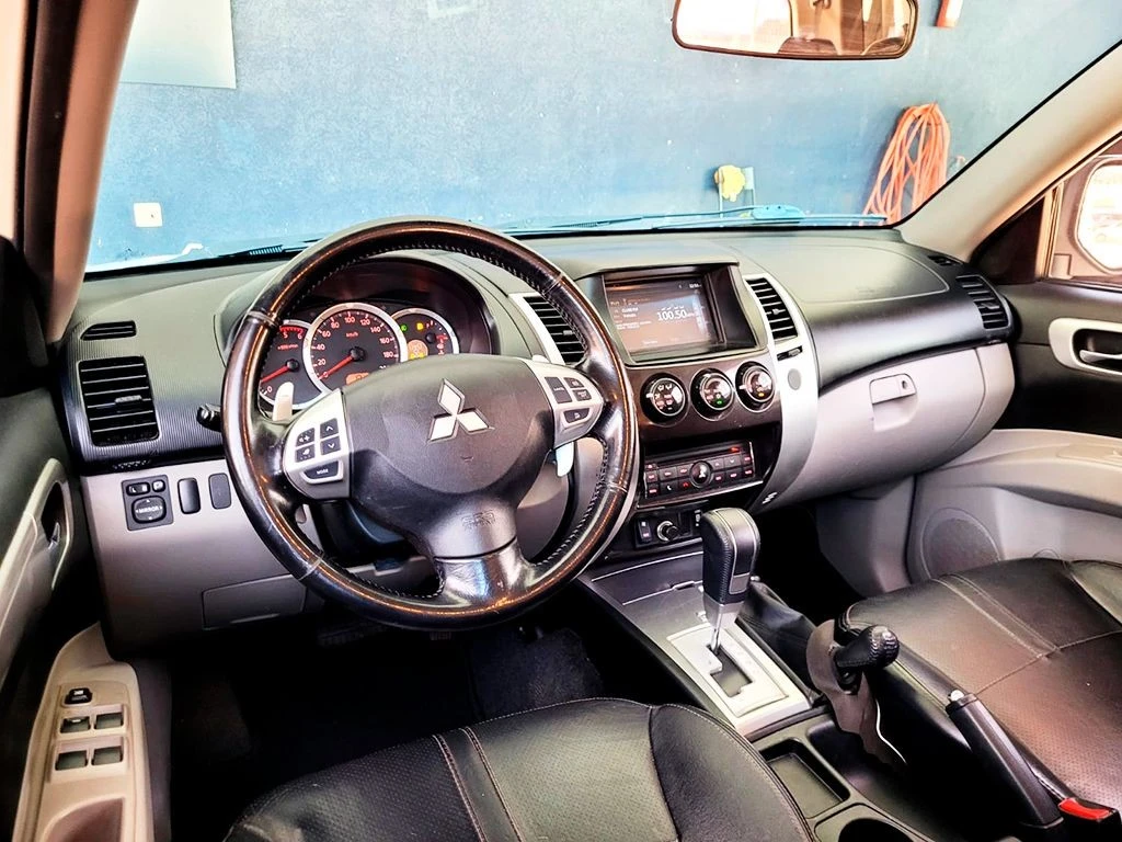 MITSUBISHI PAJERO DAKAR