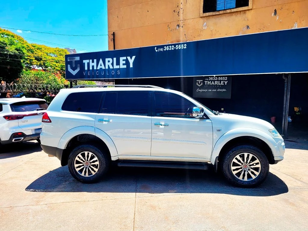 MITSUBISHI PAJERO DAKAR