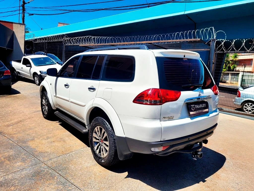 MITSUBISHI PAJERO DAKAR
