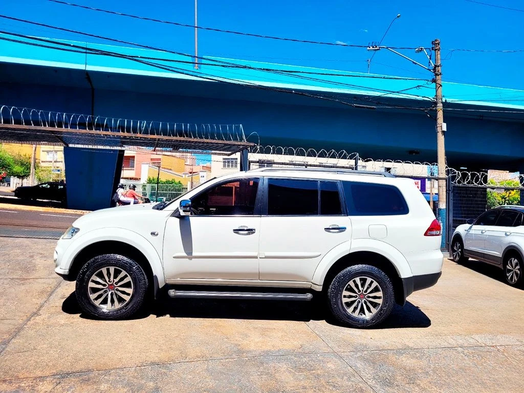 MITSUBISHI PAJERO DAKAR